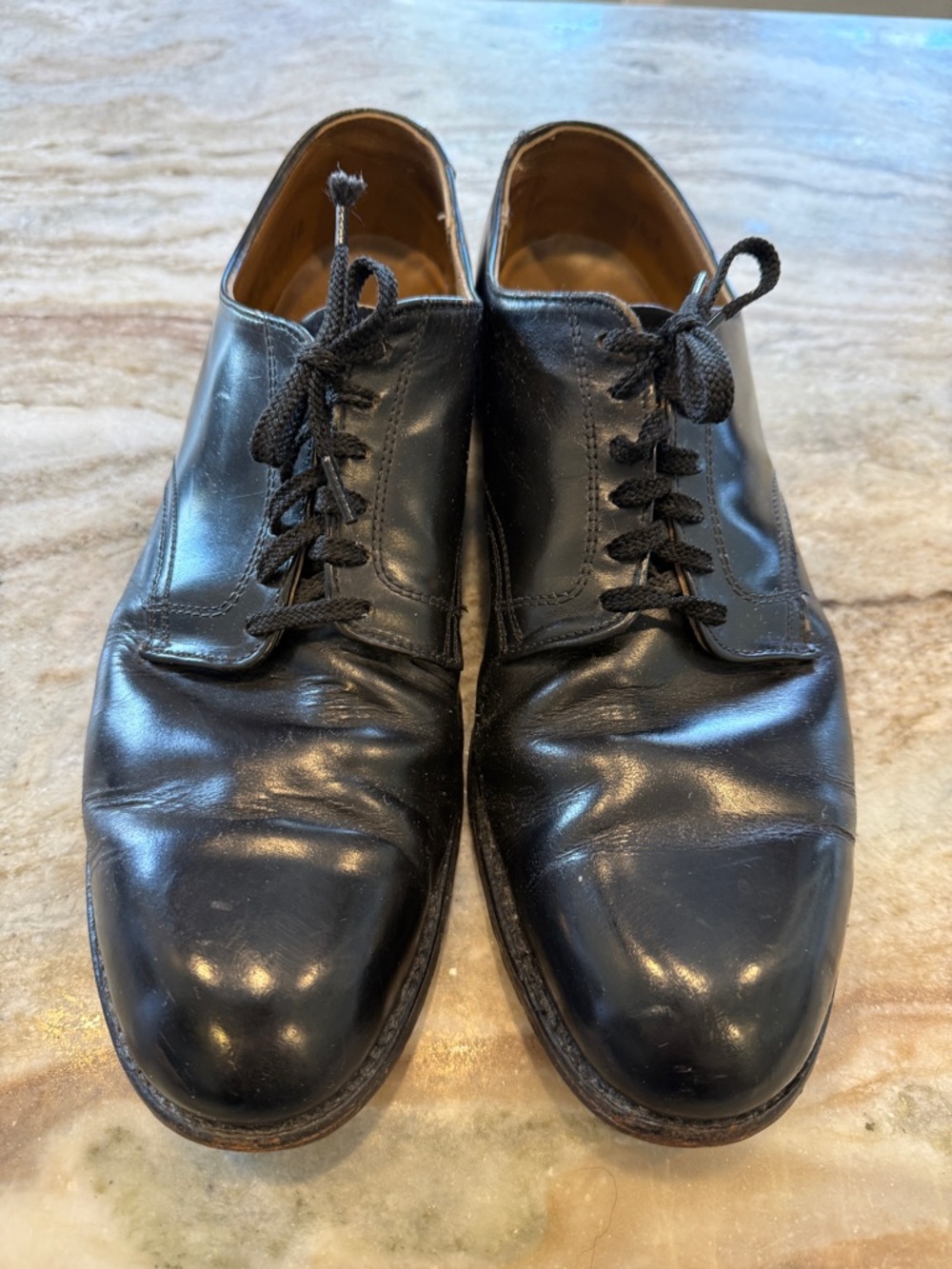 Italian Shoemakers Black Leather Men's Lace-Up Oxfords